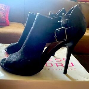 Black Chinese laundry stilettos. Wornonce. Size 8.